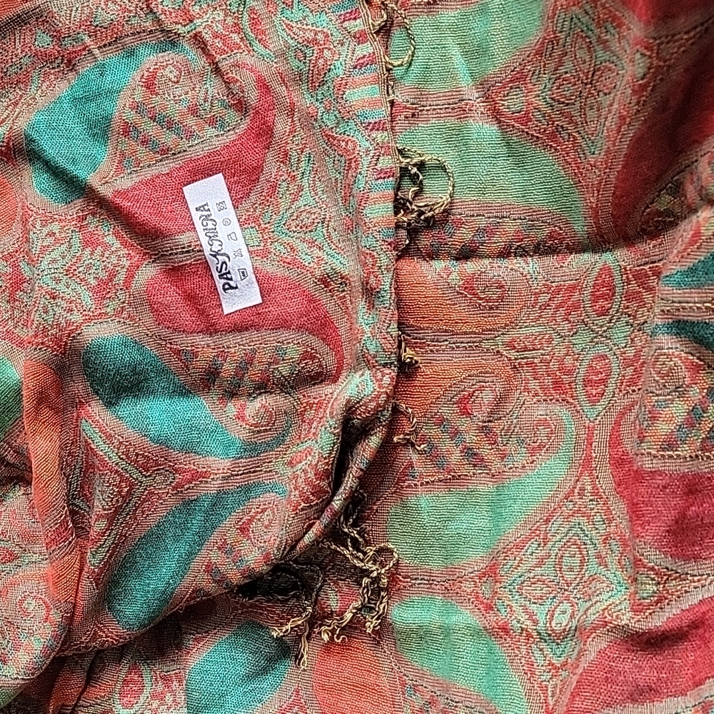 Paisley print pashmina - Picture 2 of 2